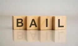  Bail -- Grounds of Arrest -- Defect in Documents -- Distinction between non-service and inadequate communication determines validity of arrest